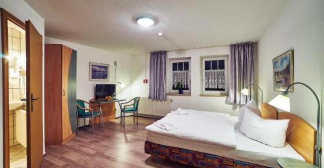 Gasthof Zum Baren Hotel Gernrode  Esterno foto